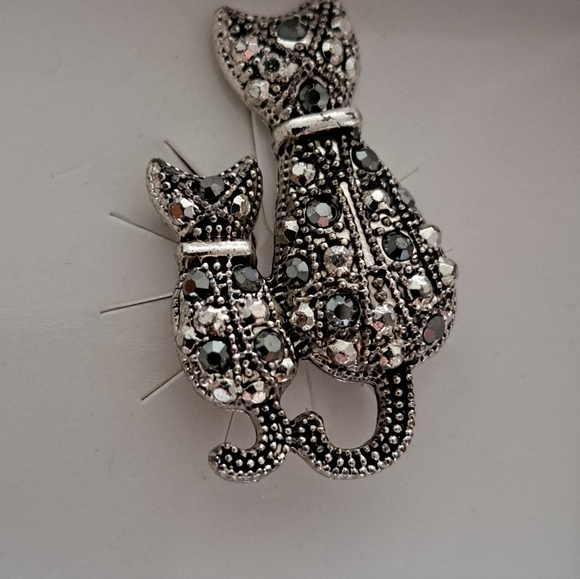 cat brooch - Picture 2 of 3